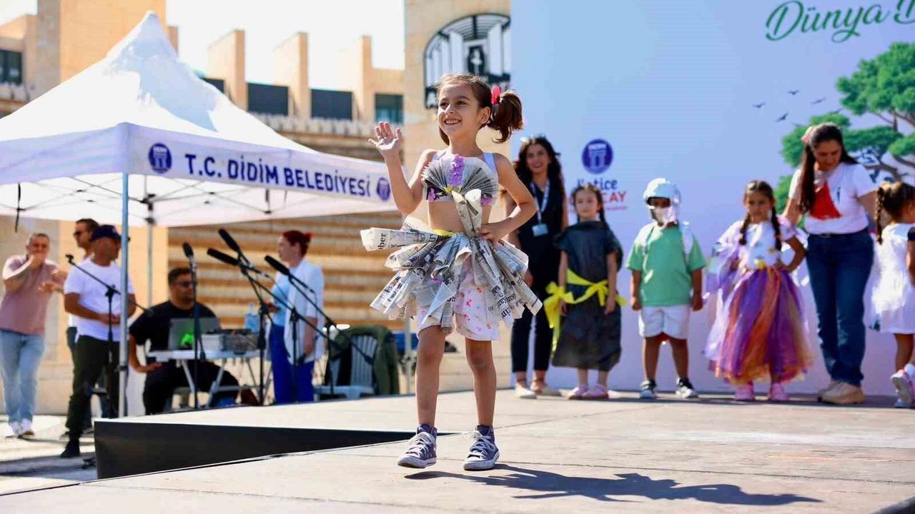 Didim'de minik tasarımcılar geri dönüşüm defilesiyle çevreye