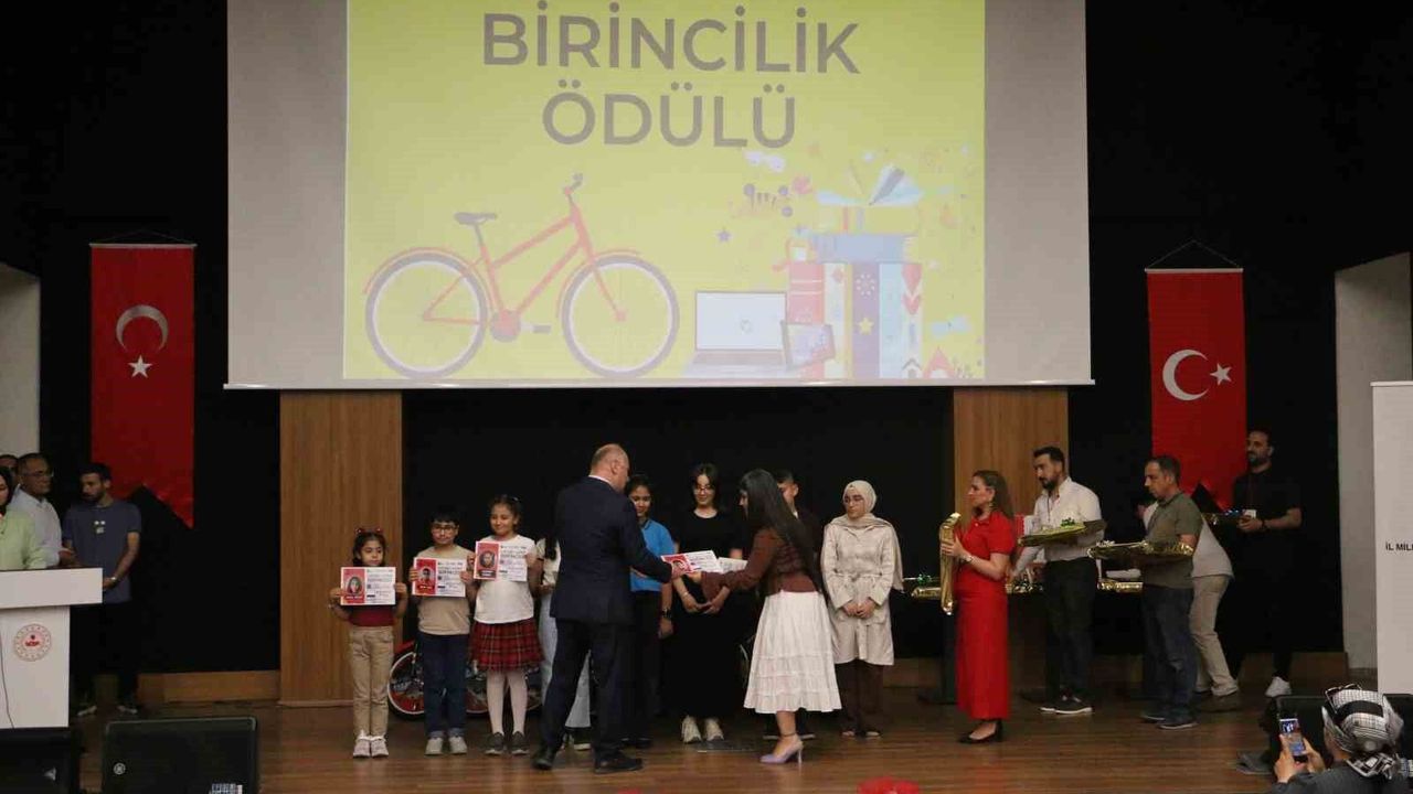 Diyarbakırlı öğrenciler ödüllerini aldı