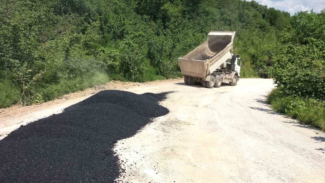 Düzce'de asfalt çalışları sürüyor