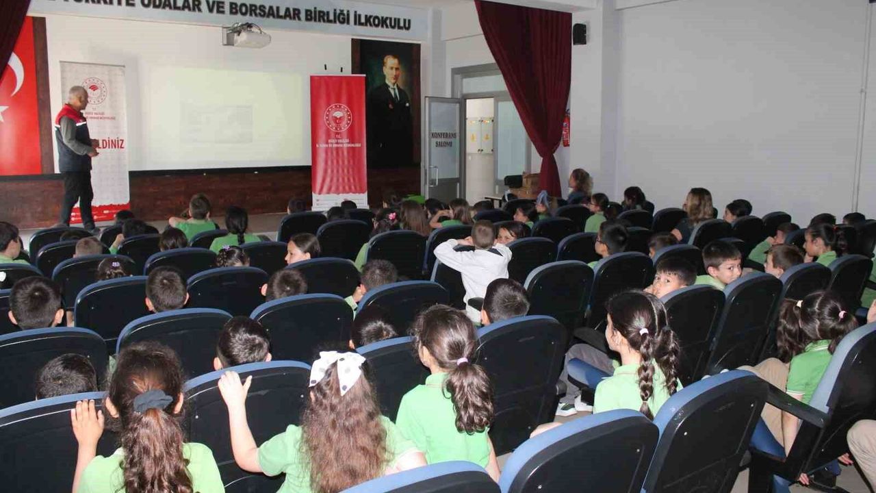 Düzce'de öğrencilere süt ve gıda güvenliği eğitimi