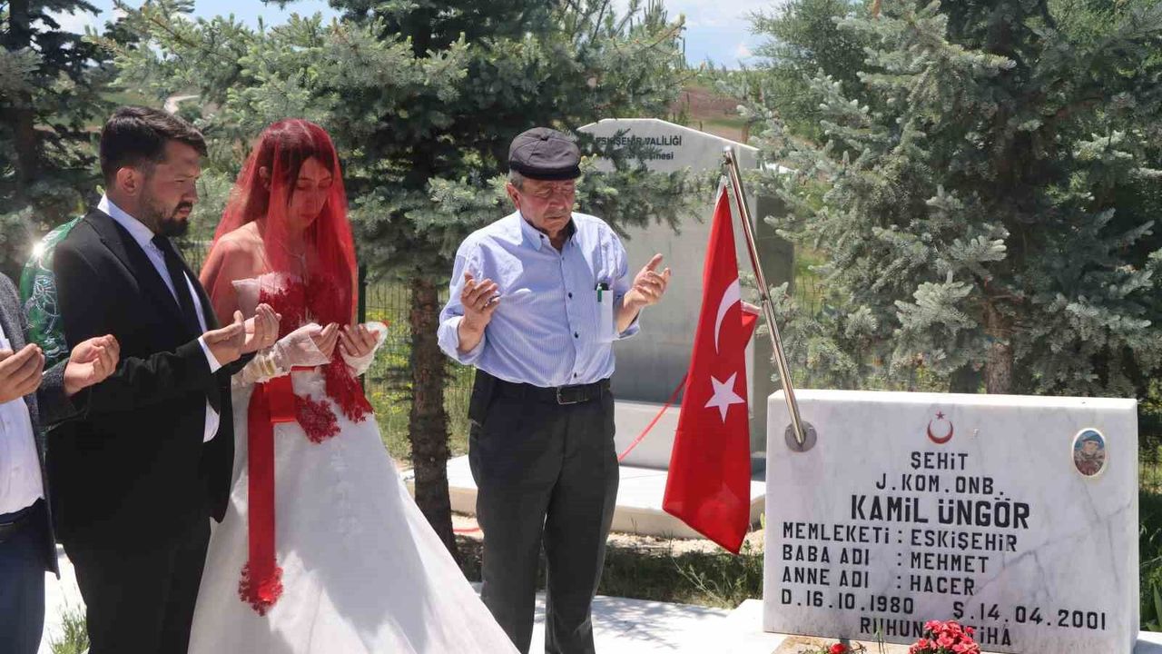 En mutlu gününde ismini aldığı şehit amcasını unutmadı