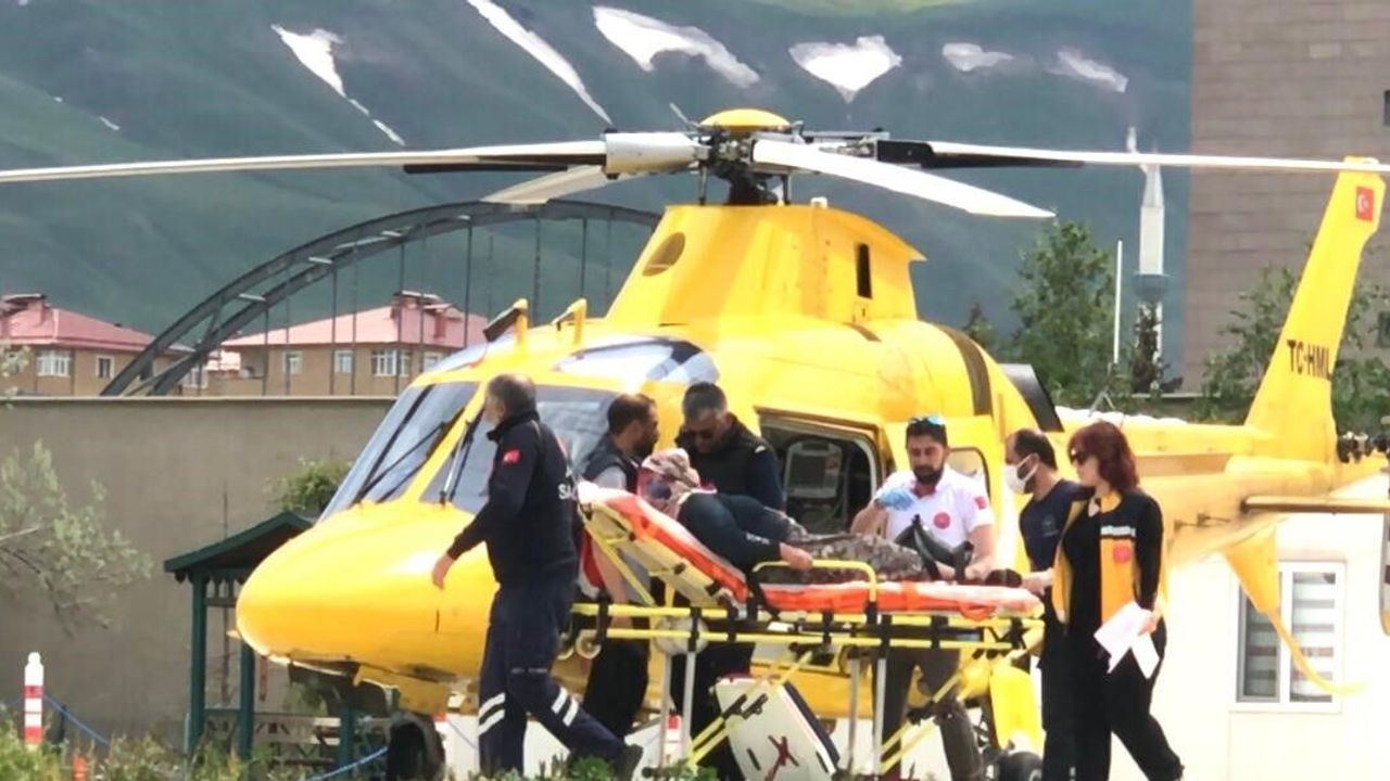 Erzurum'da zamana karşı yarış: Kalp krizi geçiren hasta ambu