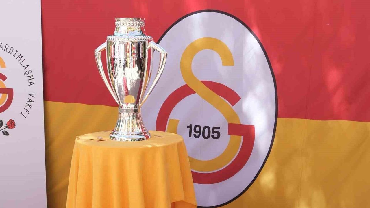 Galatasaray'ın 26. şampiyonluk kupası Aydın'da taraftarla bu