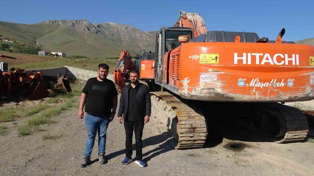 Gasp edildiğini iddia ettikleri 40 milyonluk iş makinelerini dağın başında buldular