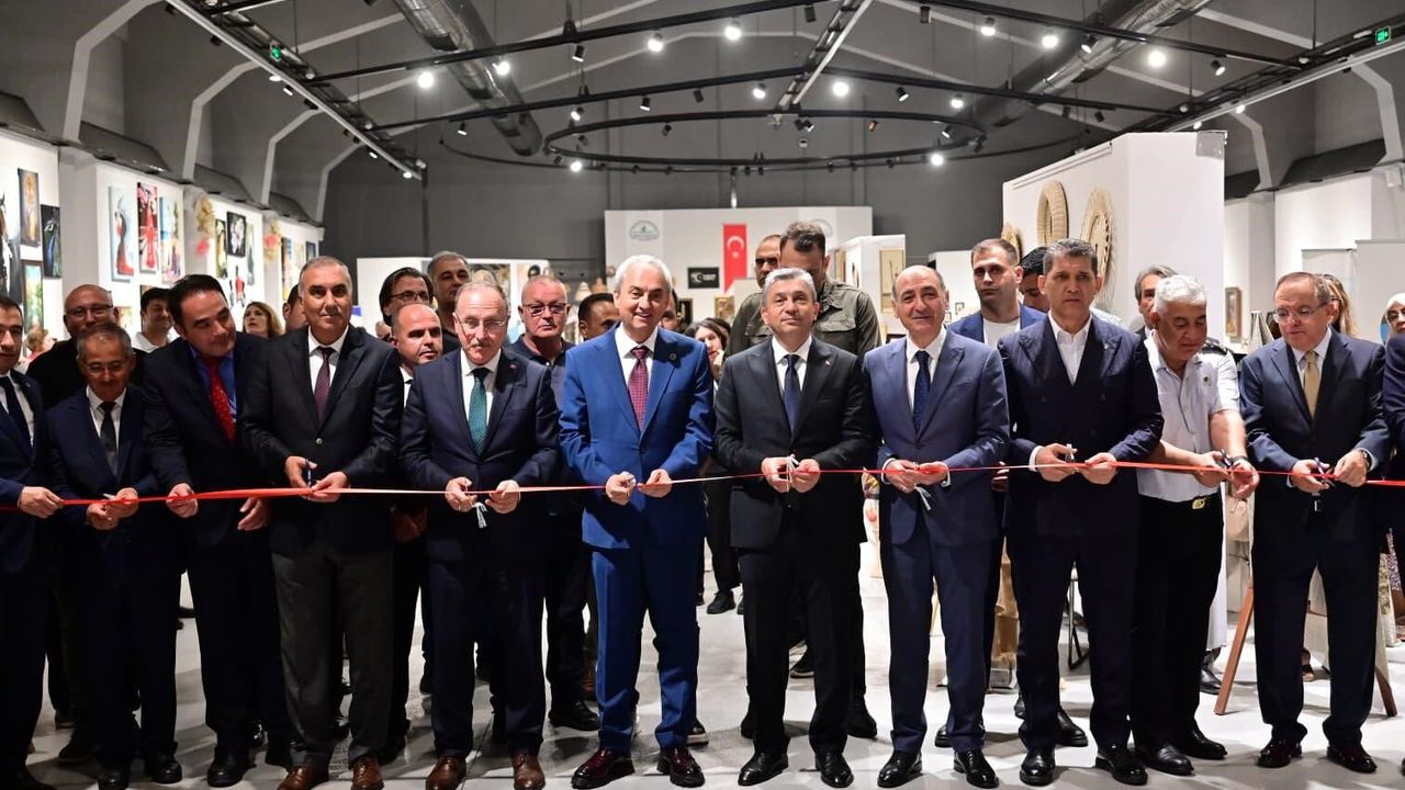 Hayat Boyu Öğrenme Haftası Sergisi Dokumapark'ta açıldı