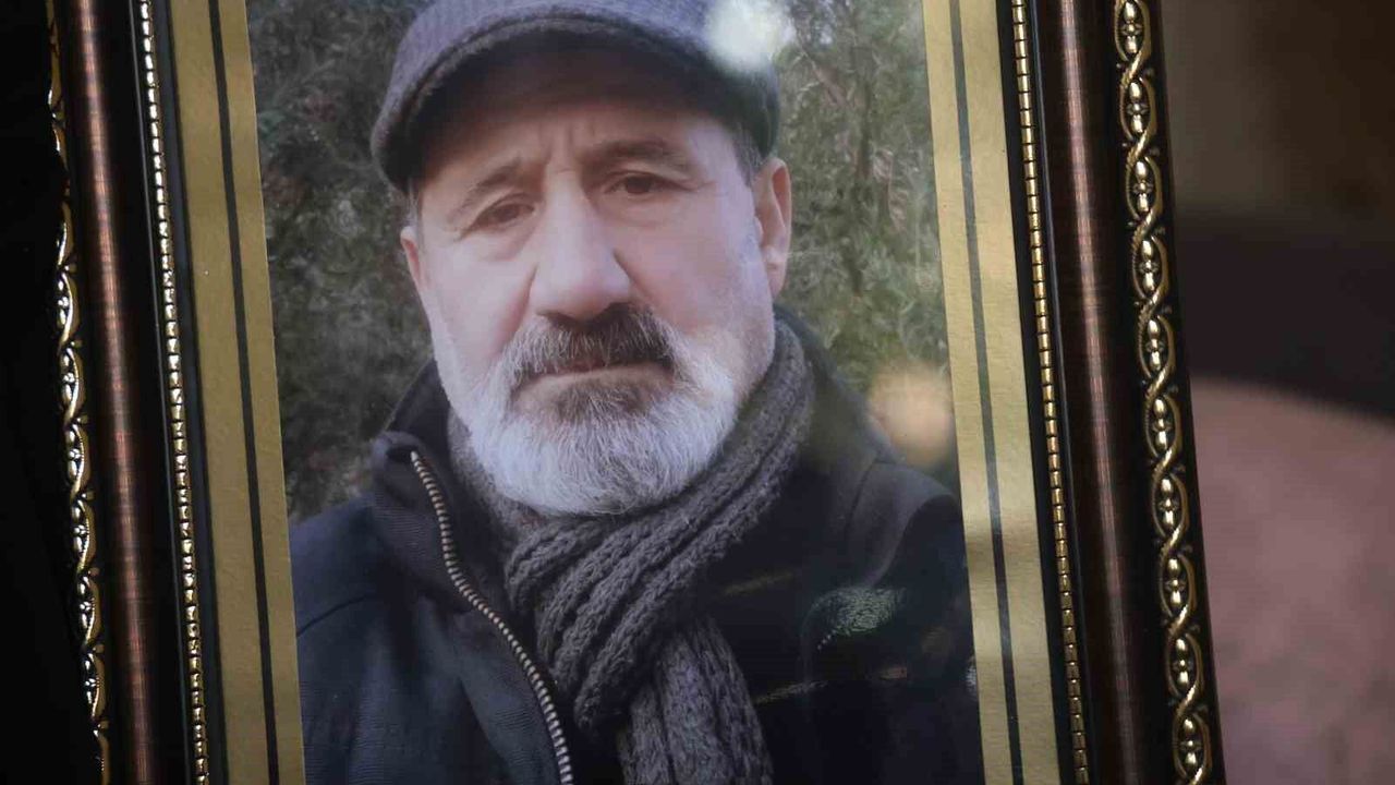 Kaldırım taşıyla gelen ölüm kamerada