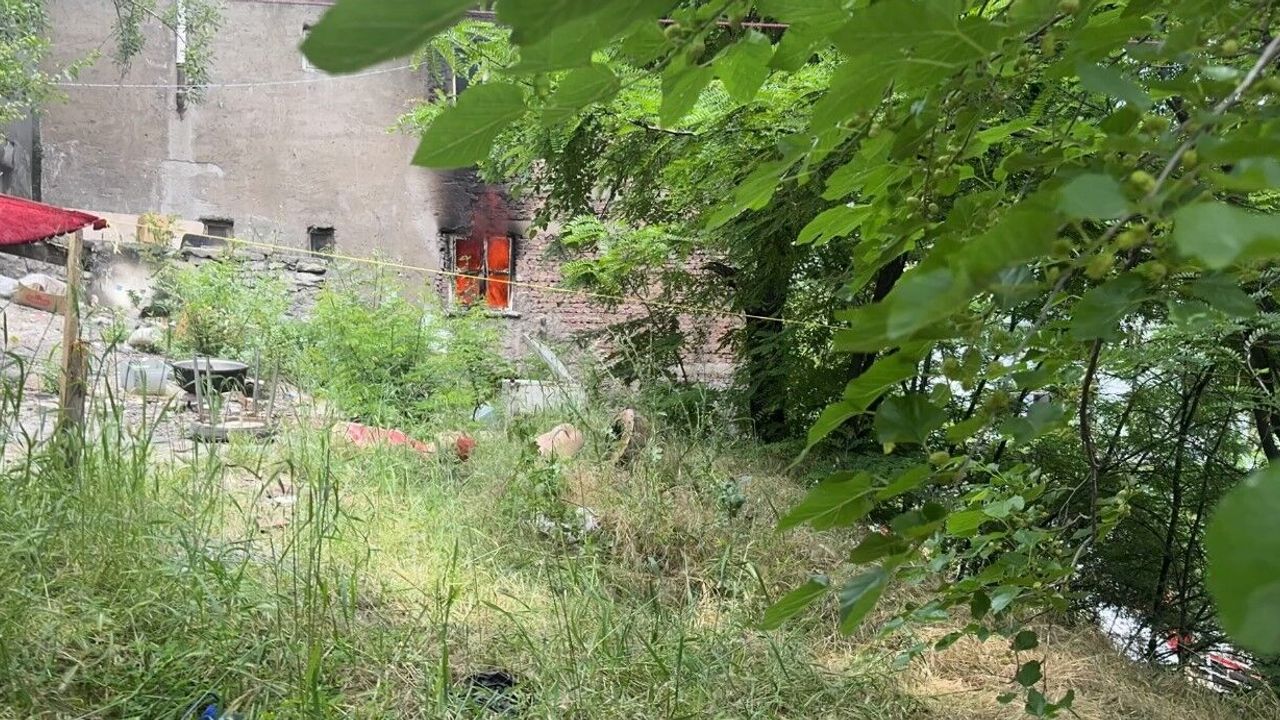 Karabük'te ev yangını büyümeden söndürüldü