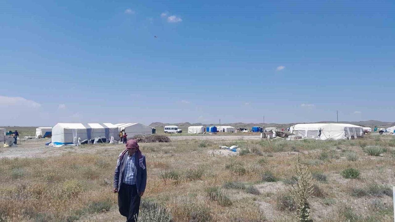 Karapınar'da mevsimlik tarım işçilerinin kaldığı çadır kentt