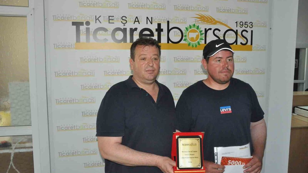 Keşan'da hasat edilen ilk arpanın salon satışı yapıldı
