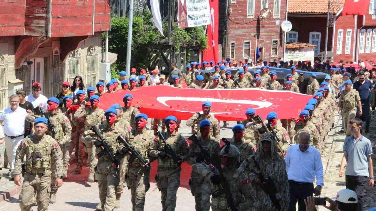 Kurtuluş Savaşı ruhunu, 95 kilometrelik İstiklal Yolu yürüyü