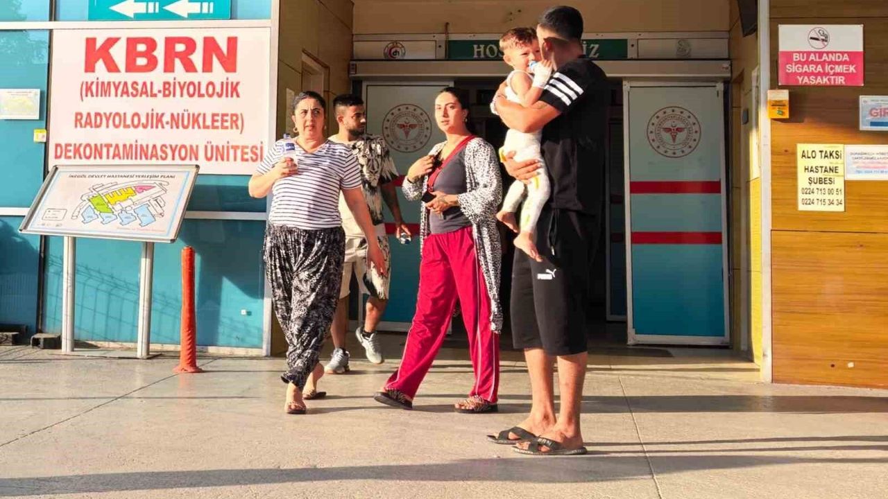 Mangal ateşine düşen çocuk yaralandı