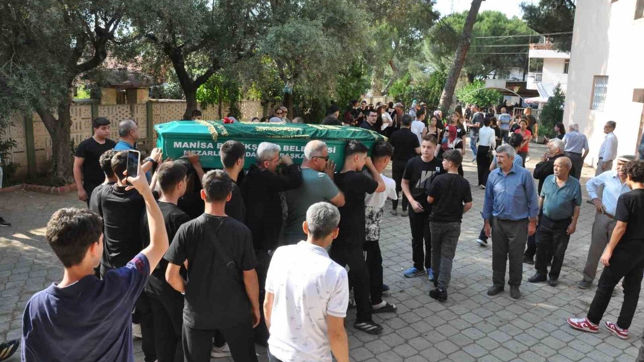 Manisa, 15 yaşındaki Erdem Demir'e ağladı