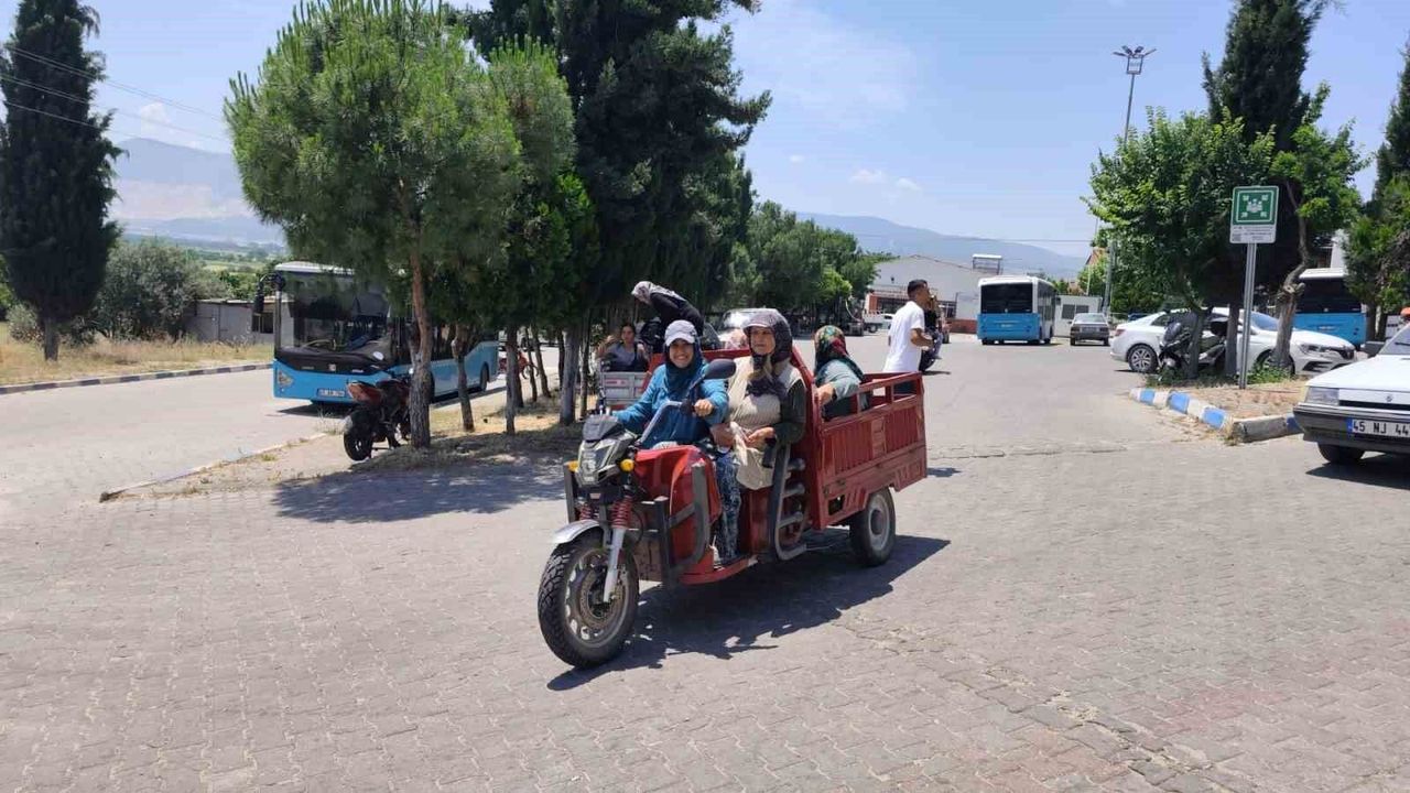 Manisa'da yeni mezarlık projesine traktörlü tepki