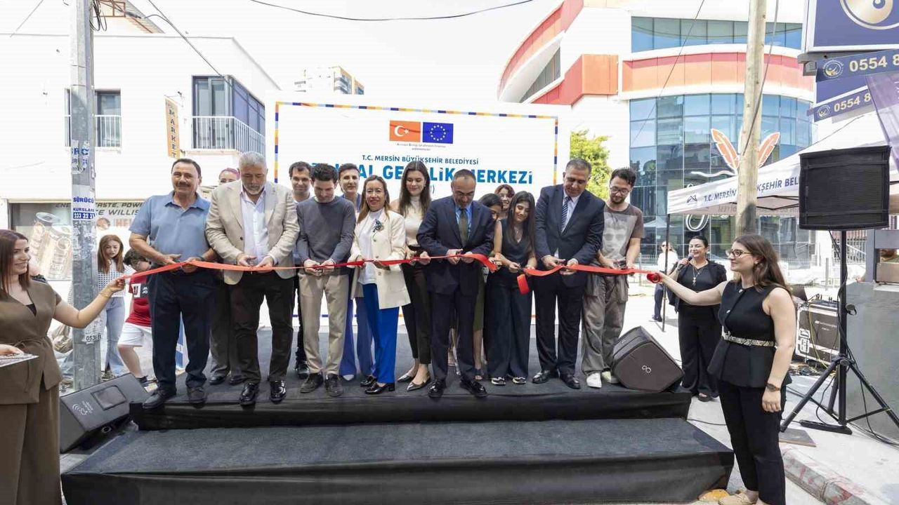 Mersin'de gençleri geleceğin mesleklerine hazırlayacak merkez açıldı