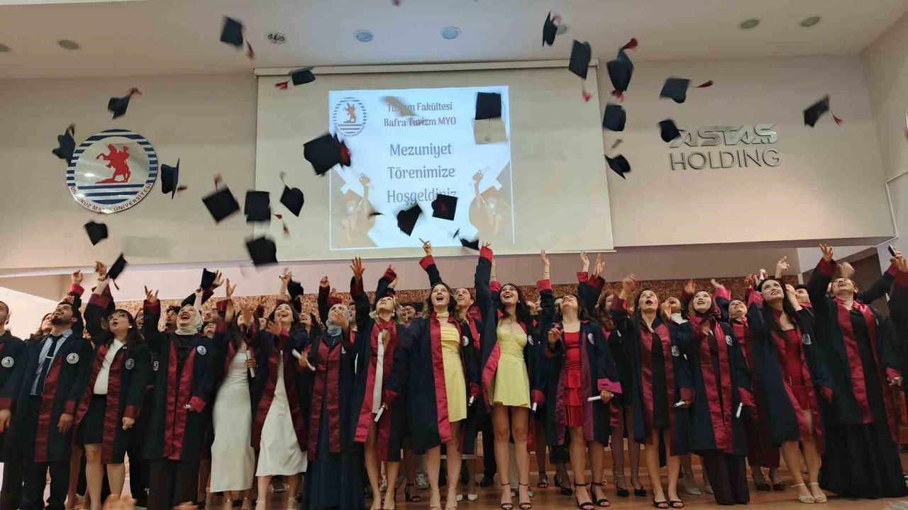 OMÜ Bafra Turizm Fakültesi ve MYO'da mezuniyet coşkusu