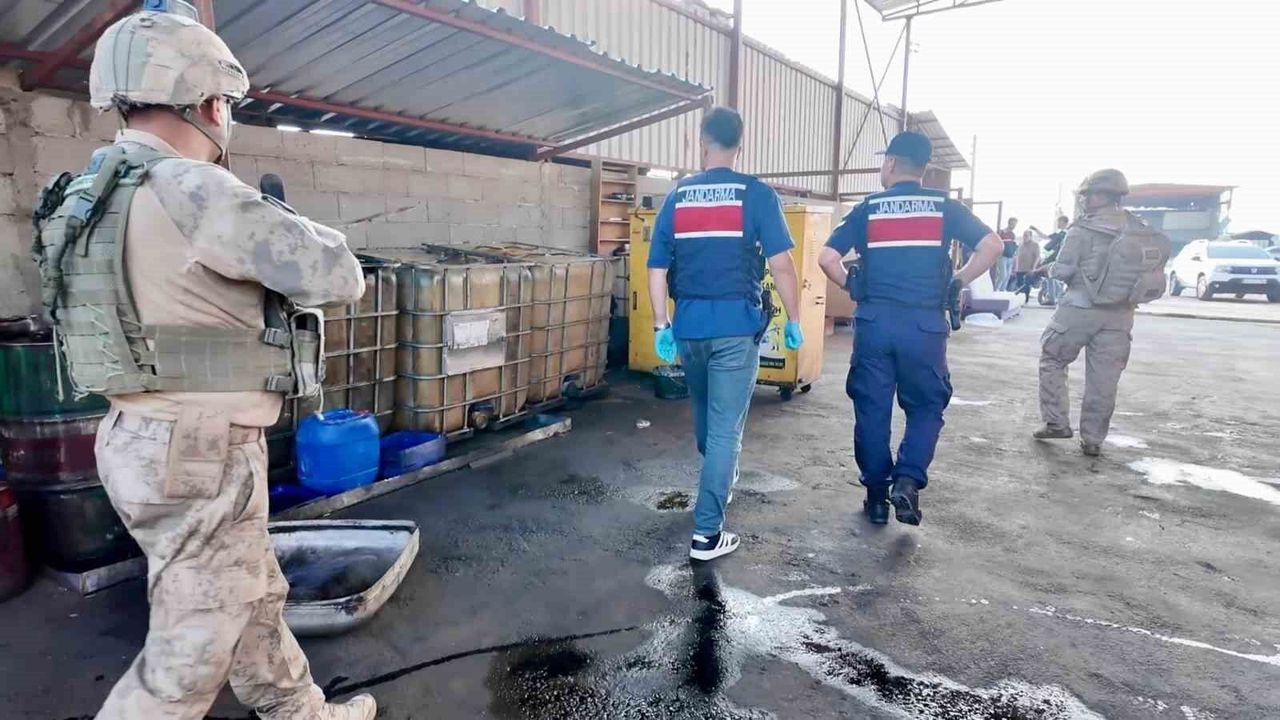 Osmaniye'de toprağa gömülü tankta kaçak akaryakıt bulundu