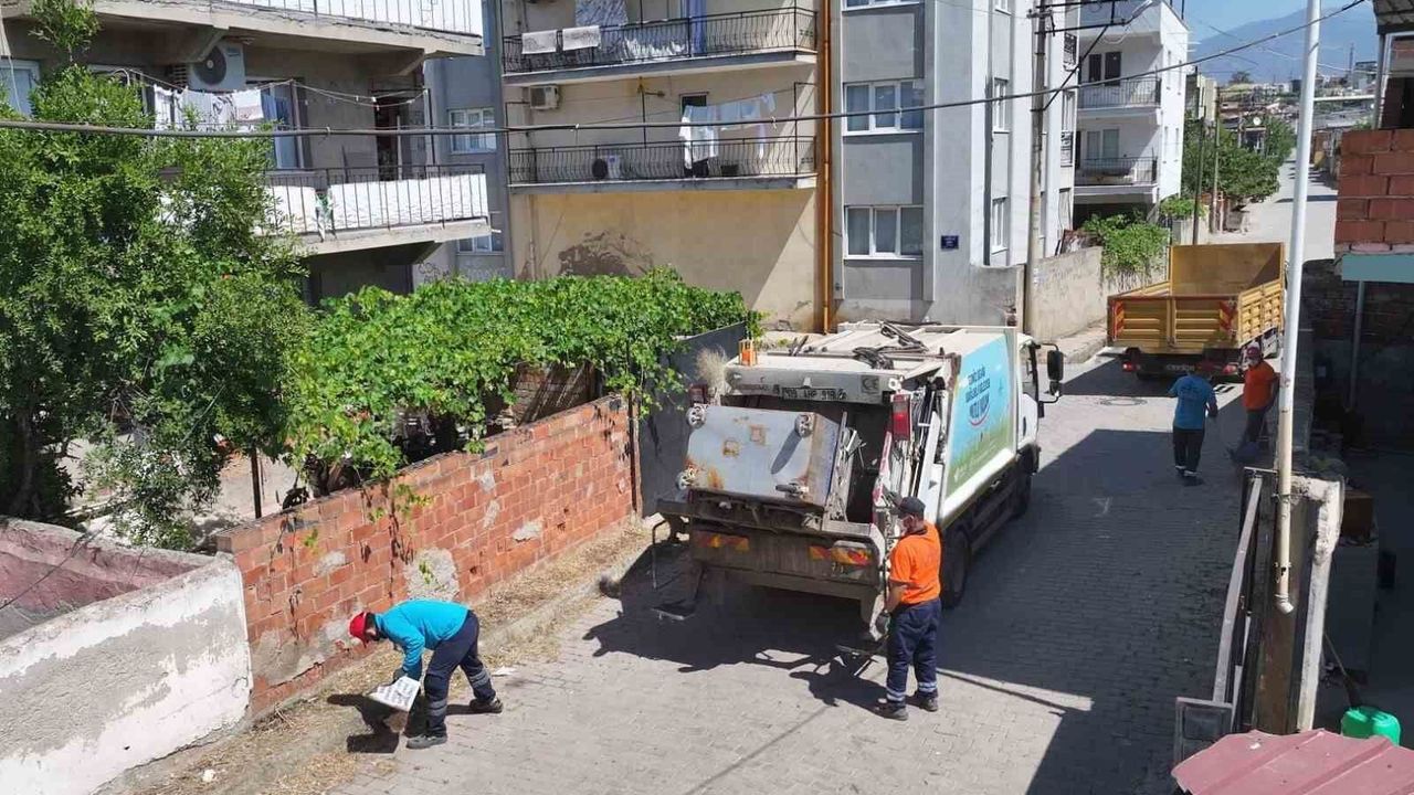 Ovaeymir Mahallesi'nde temizlik çalışması yapıldı
