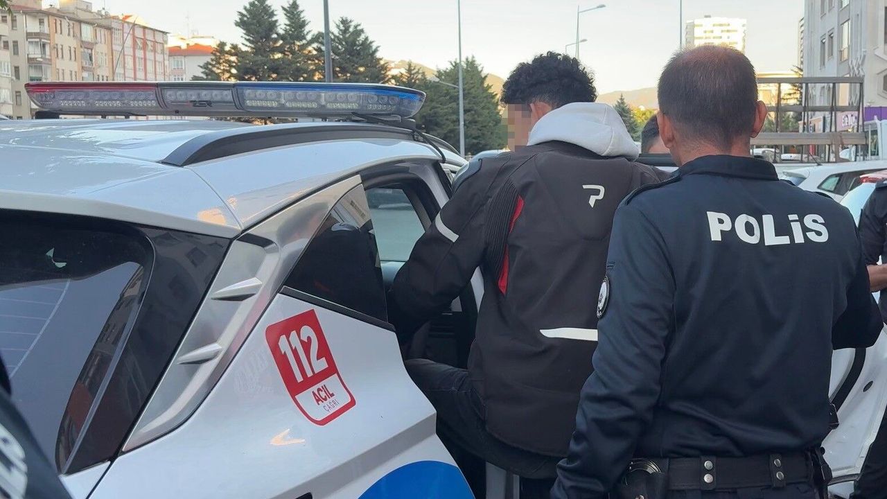Polis ekipleri kız arkadaşına zarar vereceği iddia edilen şa