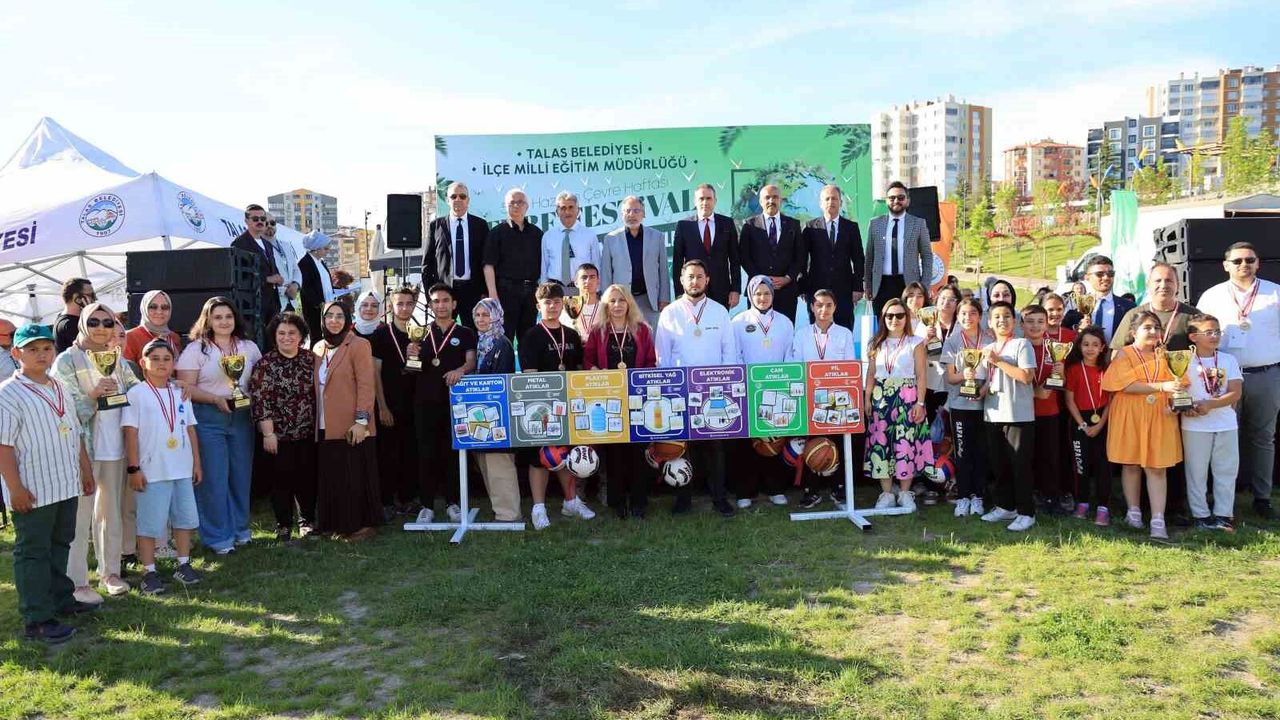 Talas'ta çevre bilinci sanatla buluştu, öğrenciler ödüllerin