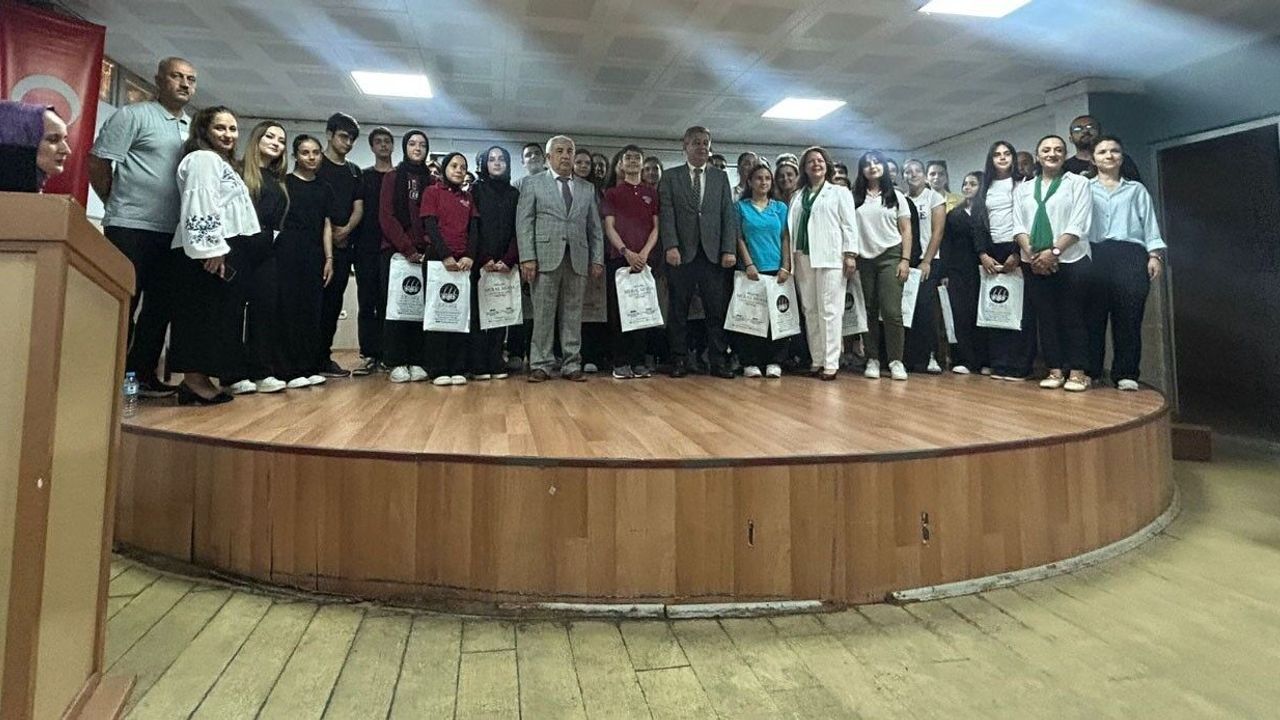 Tekirdağ'da İklim Münazaraları finalinde şampiyon okullar be