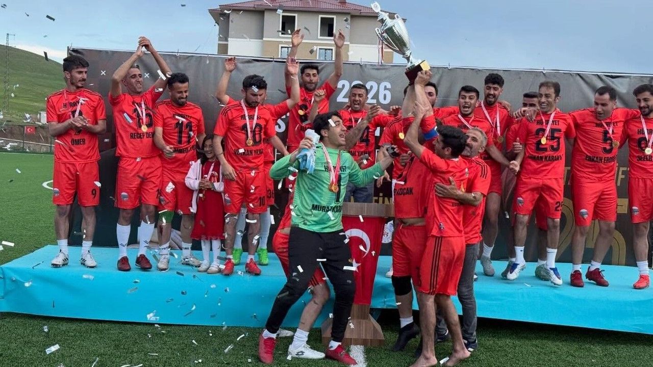 Tekman'da futbol şöleni: 2026 Mustafa Çiftçi sezonu şampiyon