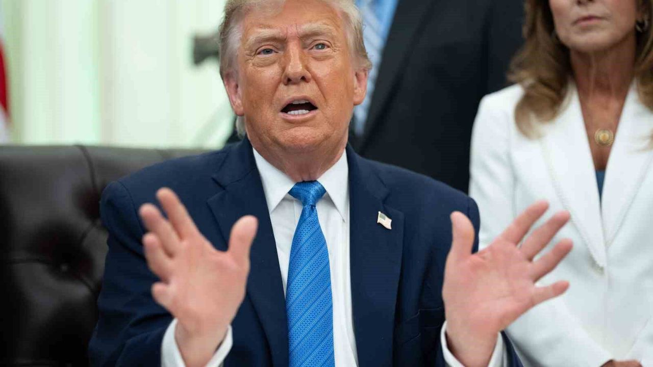 Trump: '200'den fazla ticari gemi Boğaz'dan güvenli şekilde 