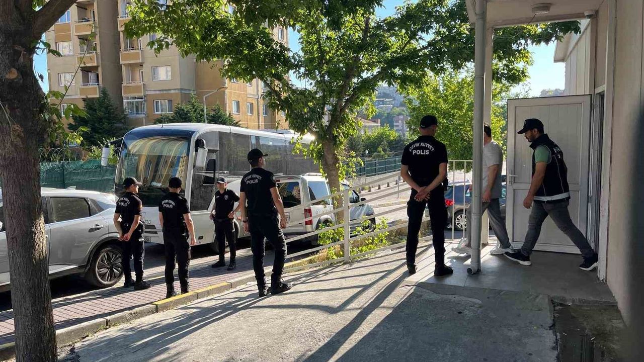 Uyuşturucu operasyonundan gözaltına alınan ünlüler adliyeye 