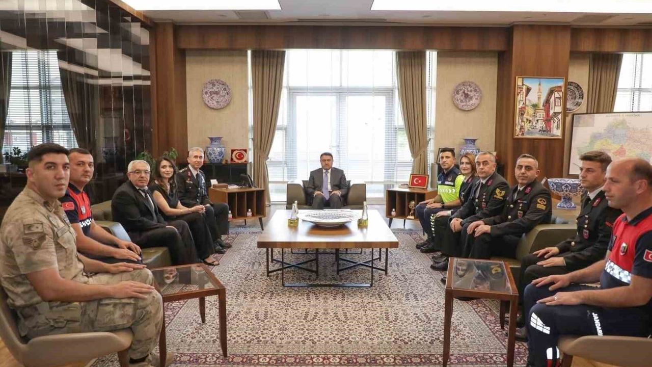 Vali Işın: 'Jandarma devletimizin gücünü ve şefkatini temsil