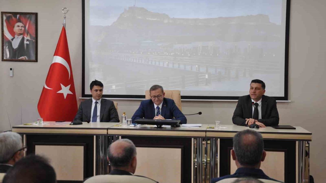 Vali Polat'tan kurumlara net mesaj: 'Bahane değil, sonuç ist