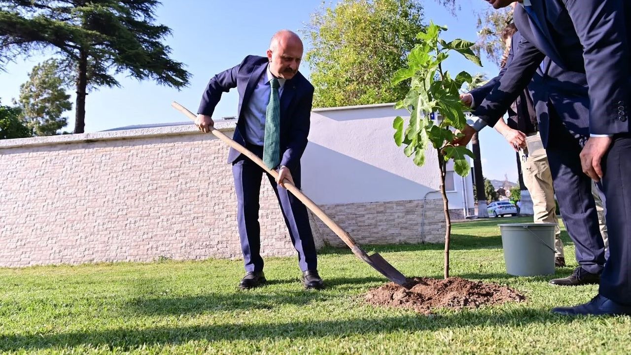 Vali Varol, İncirliova'da vatandaşlarla buluştu