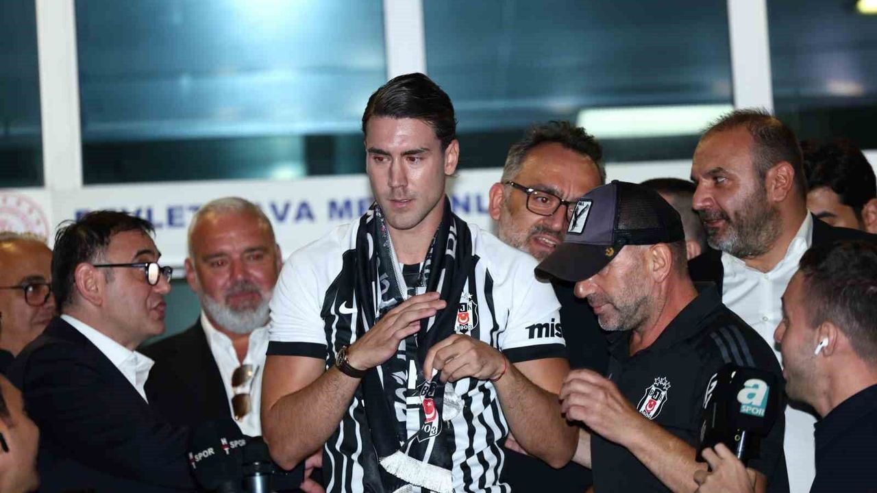 Beşiktaş, Dusan Vlahovic'i UEFA listesine ekledi
