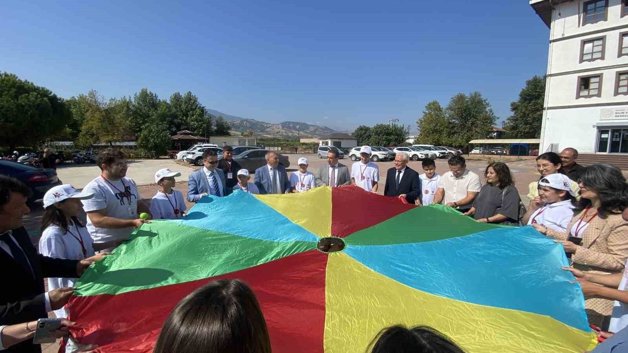 Alaşehir'de özel öğrenciler için TÜBİTAK destekli beş günlük kamp