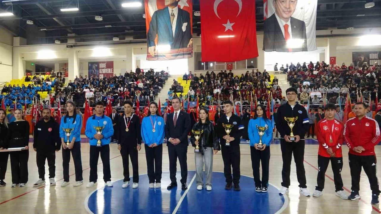 Bitlis'te Cumhuriyet Bayramı coşkusu