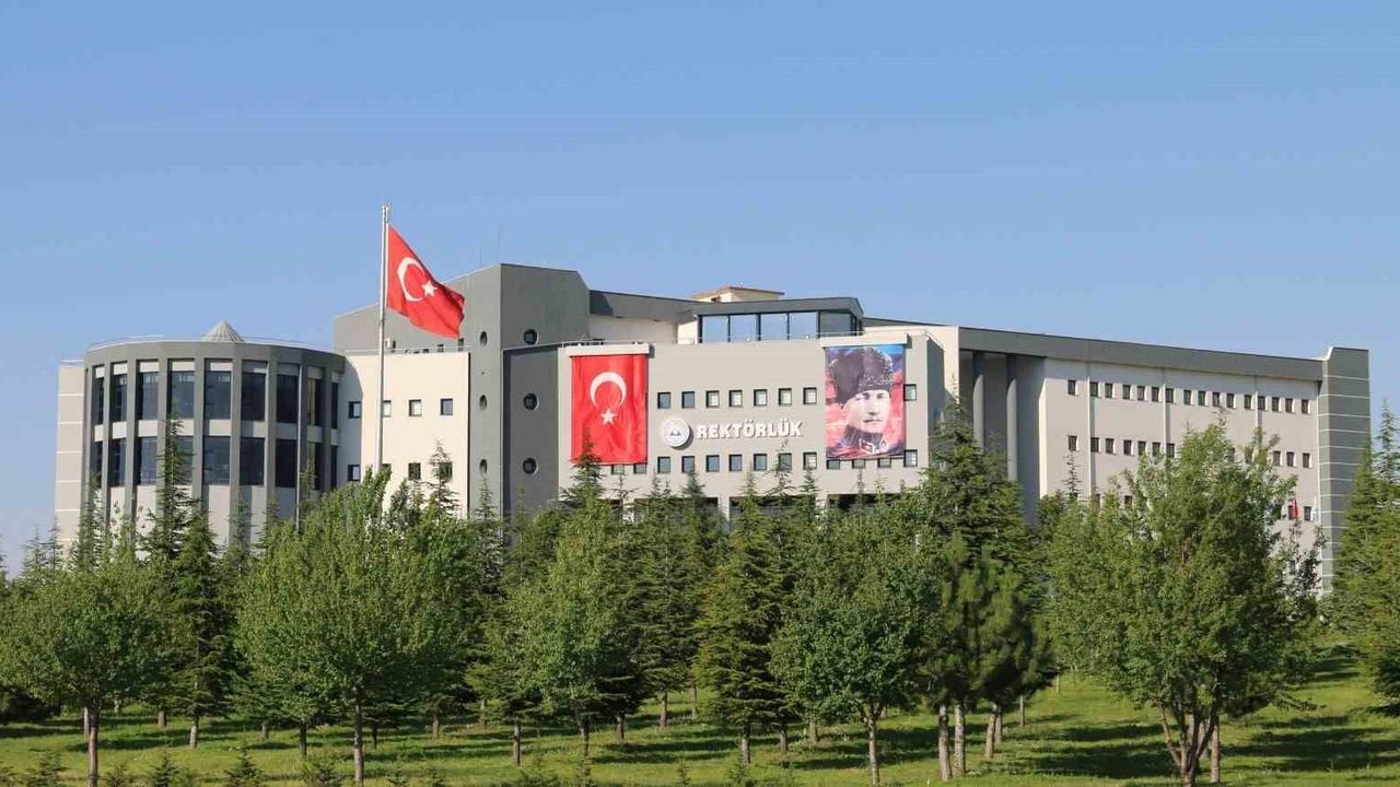 Erciyes Üniversitesi Akademisyenleri 'Dünyanın En Etkili Bilim İnsanları' Listesinde yer aldı