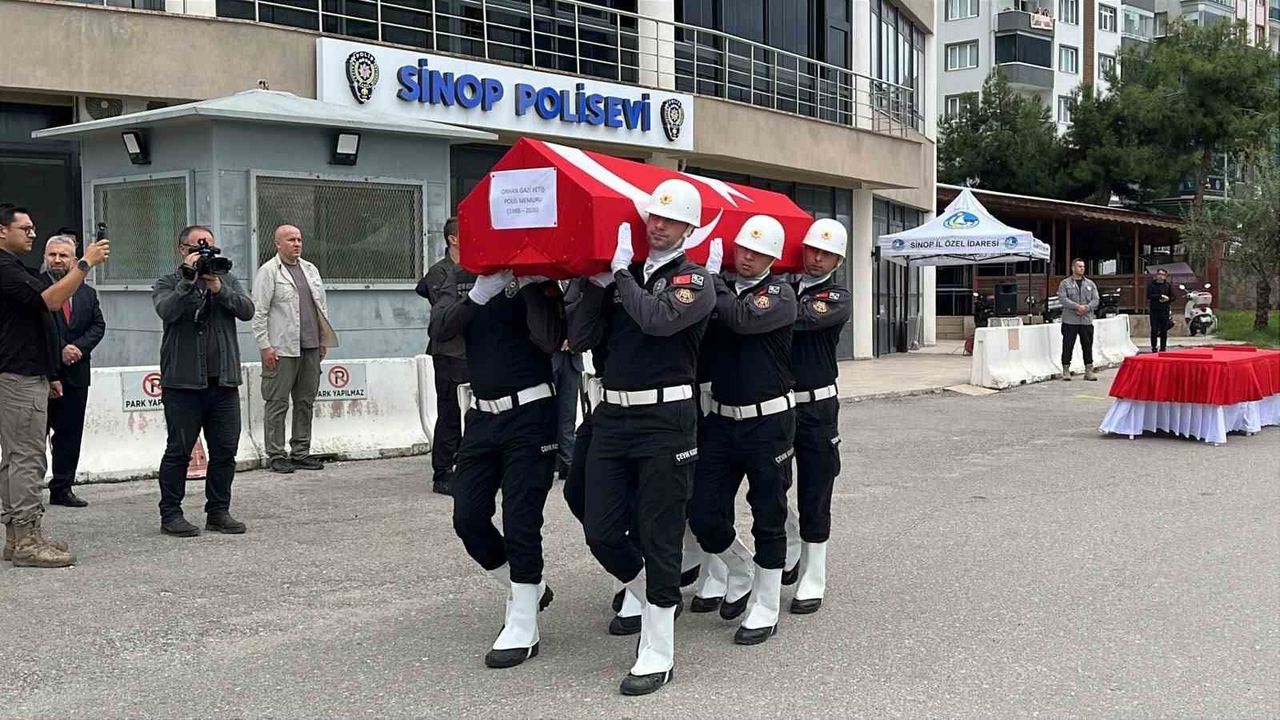 Tekne kazasında hayatını kaybeden polis memuru için tören düzenlendi