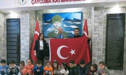’Kutsal Emanet’ projesiyle Türk Bayrağını teslim ettiler