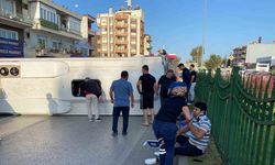Antalya’da servis aracı otomobille çarpıştı: 12 yaralı