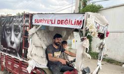 Suriyeli sanılmaktan korktu, motosikletine yazdı: "Artık önümü kesmiyorlar"