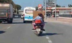 Çocuğunun canını hiçe saydı...Tehlikeli yolculuk kamerada