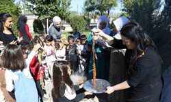 Çocuklar bağ bozumu ve bulamaç etkinliğinde bir araya geldi