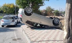 Elazığ’da otomobil takla attı: 2 yaralı