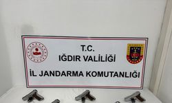 Iğdır’daki kaçakçılık operasyonunda 6 tabanca ele geçirildi