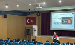 Mersin’de jandarmadan öğrencilere siber farkındalık eğitimi