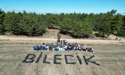 O kadar çöp topladılar ki poşetleriyle ’Bilecik’ yazdılar