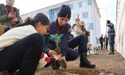 Elazığ’da jandarmadan Çocuk Hakları Gününde örnek davranış