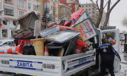 Niğde Belediyesi’nden kaldırım işgaline geçit yok