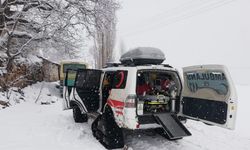 Kar paletli ambulans zorlu kış şartlarında hayat kurtarıyor