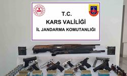 Kars’ta Jandarma’dan silah ve uyuşturucu operasyonu