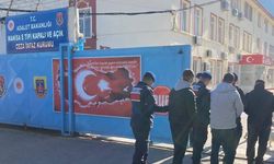 Manisa’da aranan şahıslar jandarmadan kaçamadı