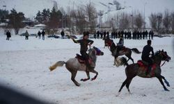 Ciritçi baba ciritçi oğlunu eksi 15 derece havada askere ciritle uğurladı